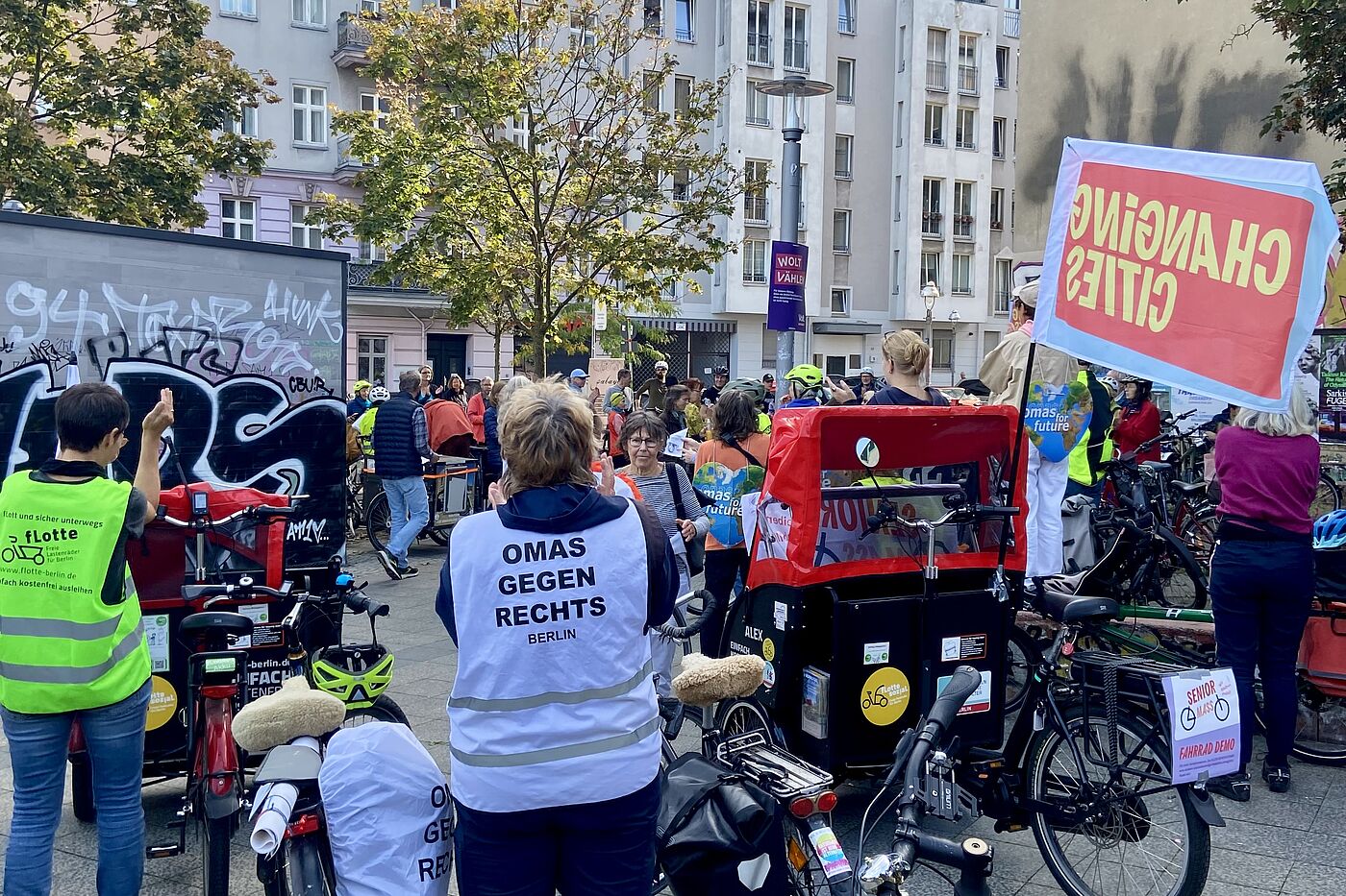 Abschlusskundgebung Senior Mass 26.09.2026 Yorckstraße Ecke Katzlerstraße in Berlin Schöneberg Abschlusskundgebung Senior Mass 26.09.2026 Yorckstraße Ecke Katzlerstraße in Berlin Schöneberg