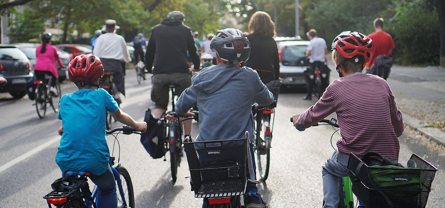 Kinder auf Fahrraddemo