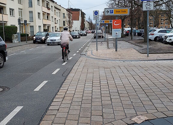 Prager Straße - Fahrradstraße