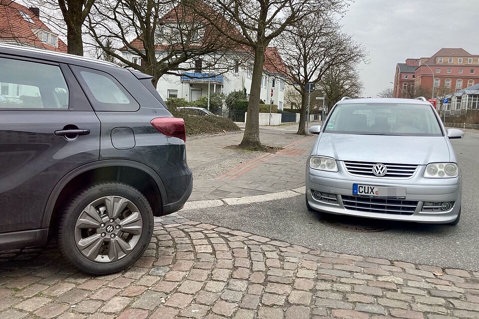 Zugeparkte Radwege in der Wiener und Gildemeisterstraße Zugeparkte Radwege in der Wiener und Gildemeisterstraße