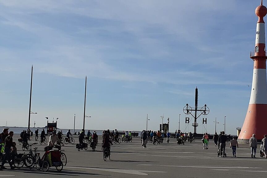 Erste CM in Bremerhaven.jpg Critical mass; Bremerhaven