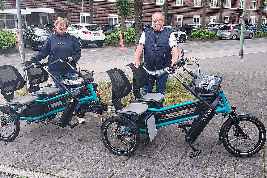 Neu beim Blindenverein: Soziabel mit Anhänger Neu beim Blindenverein: Soziabel mit Anhänger