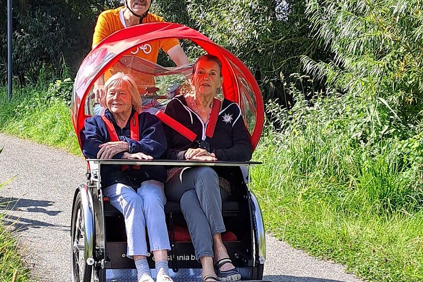 Fahrt mit der Rikscha durchs Grüne Fahrt mit der Rikscha durchs Grüne