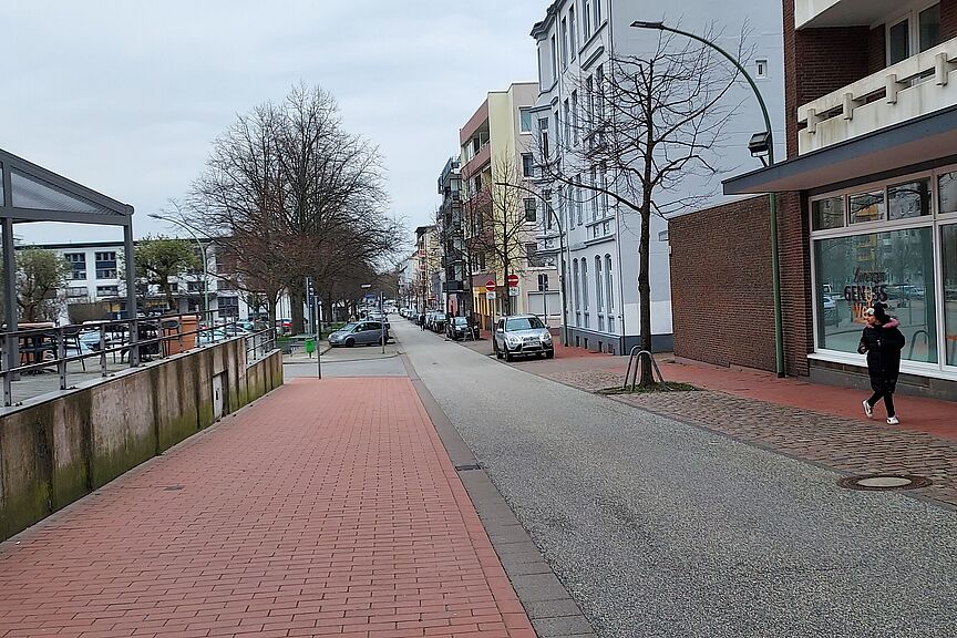 Bülken.jpg Hier ist der Gegenrichtungsradverkehr nicht mehr erlaubt, obwohl die Fahrbahnbreite es zuläßt