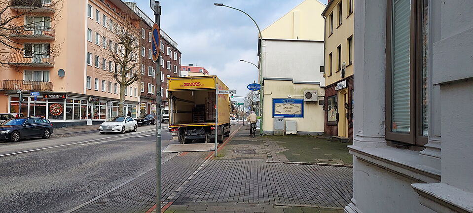 Radwegblockade Hafenstraße Radwegblockade Hafenstraße